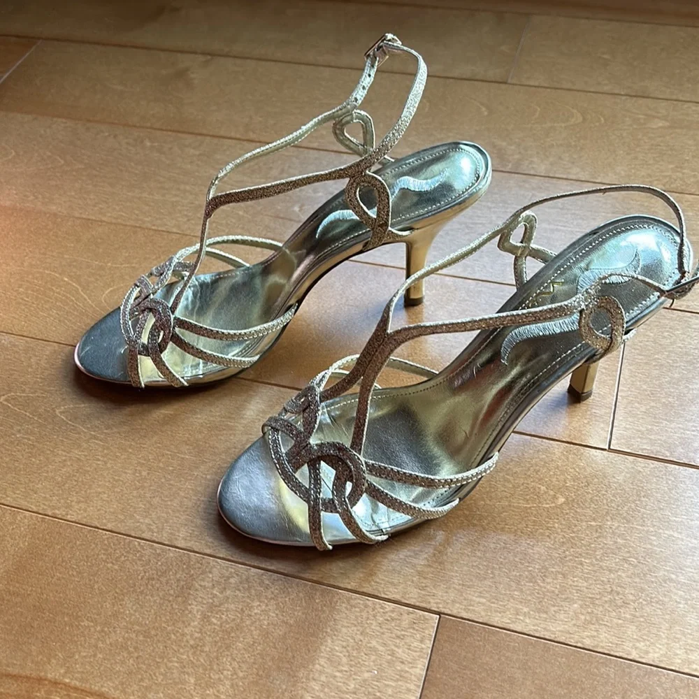 Sparkly Gold Heels - Picture 3 of 7